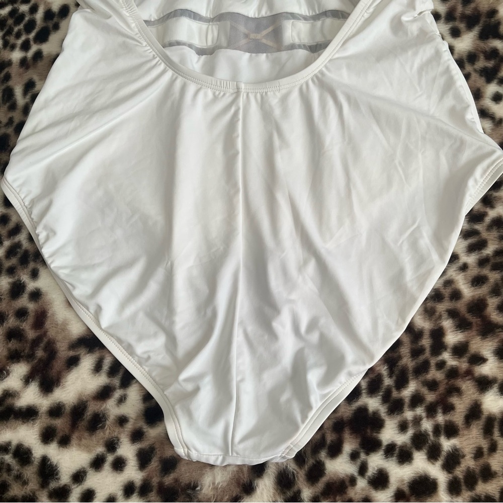 La Blanca US size 16 women’s white cross back one piece swimsuit - Picture 7 of 9